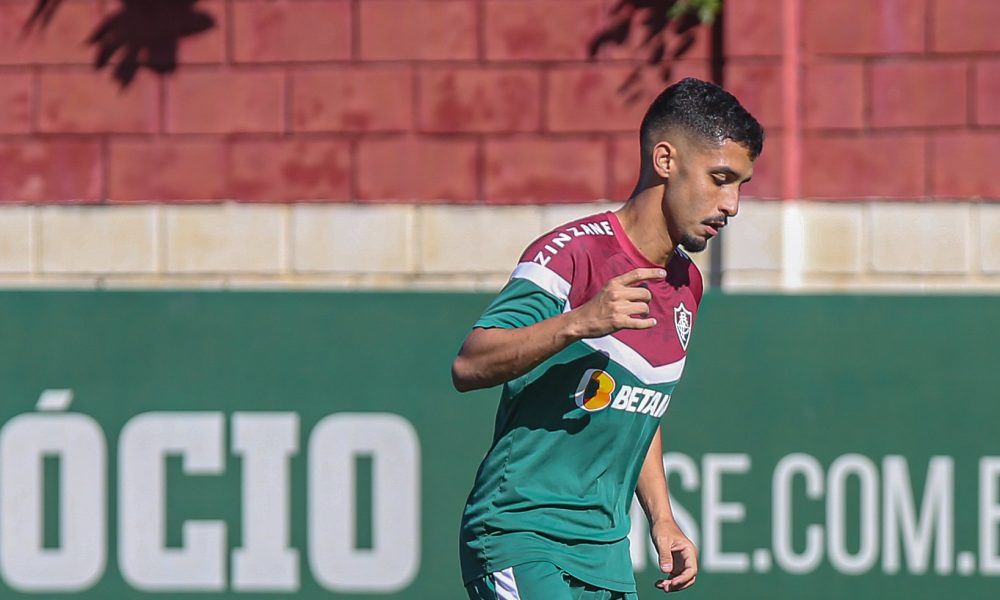 Danielzinho Regularizado E Pode Fazer Estreia Pelo Fluminense