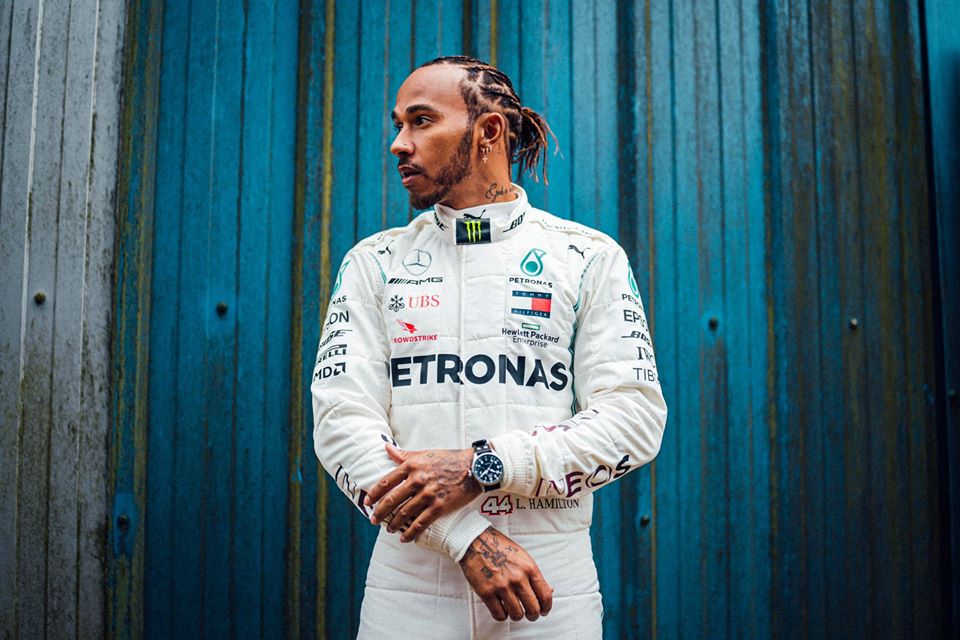 Piloto sugeriu que há racismo no automobilismo (Créditos: Divulgação/Mercedes-AMG Fórmula 1)