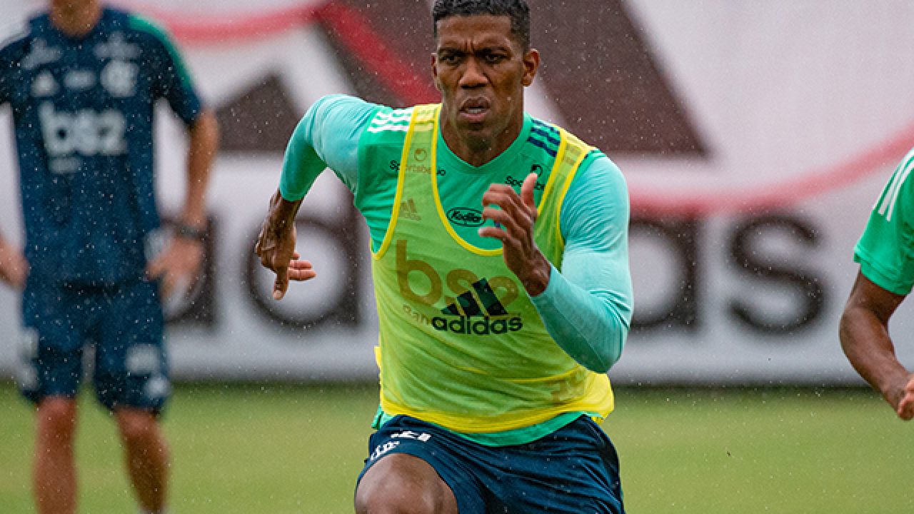 Orlando Berrío em ação pelo Flamengo