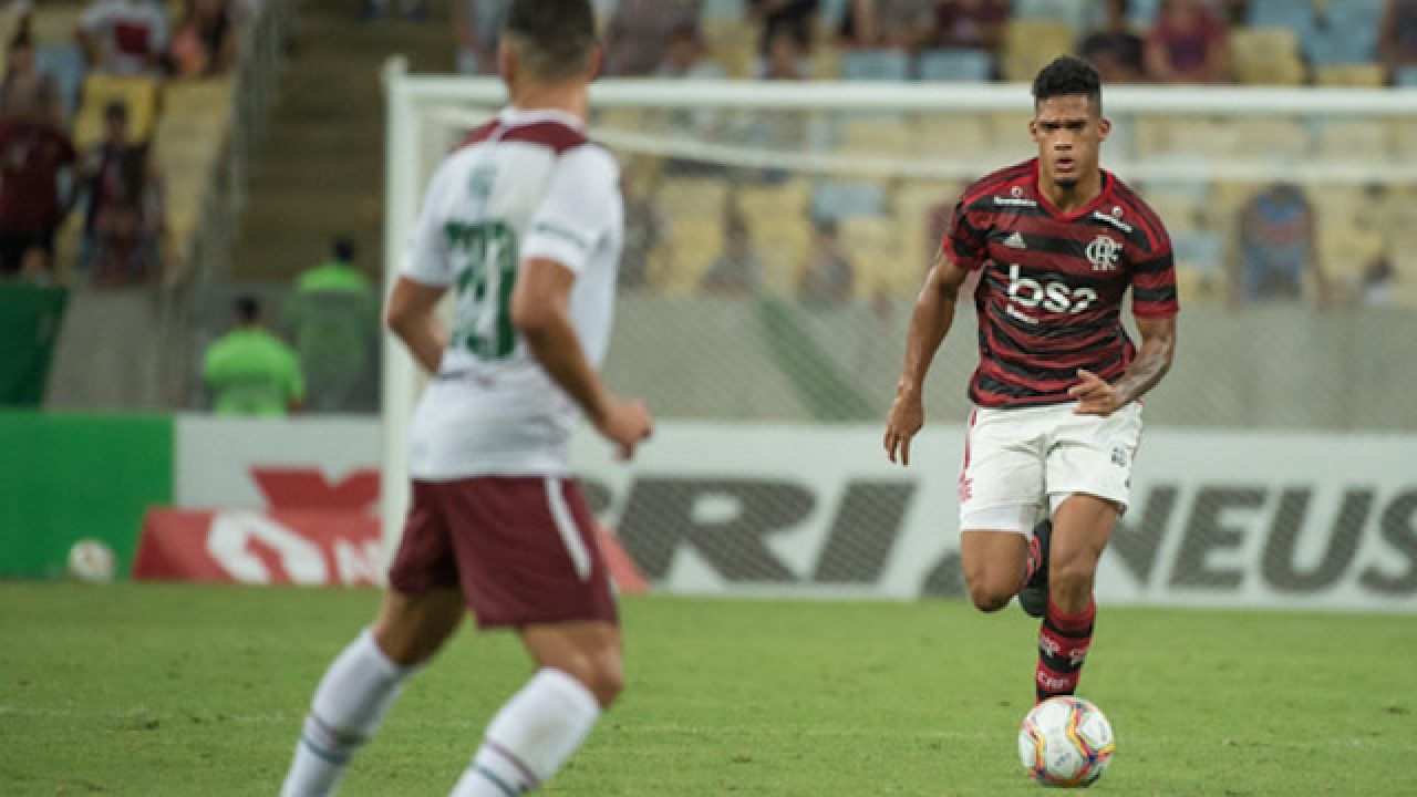 Rafael Santos em ação pelo Flamengo