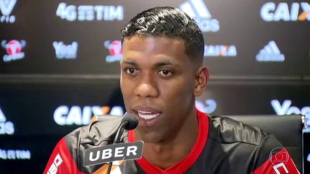 Orlando Berrío em ação pelo Flamengo