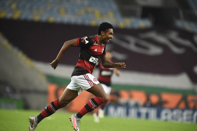 Vitinho saiu do banco para fazer história no Flamengo (Foto: Alexandre Vidal /Flamengo)