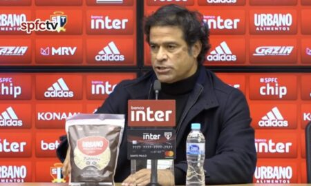 O diretor executivo de futebol do São Paulo, Raí, garantiu a permanência do técnico Fernando Diniz em entrevista coletiva, após o empate por 1 a 1 com o Bahia, no Morumbi, pela quarta rodada do Brasileirão.