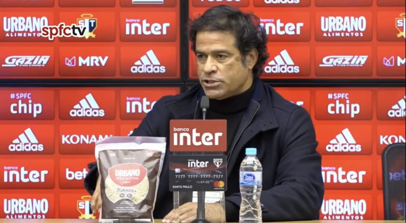 O diretor executivo de futebol do São Paulo, Raí, garantiu a permanência do técnico Fernando Diniz em entrevista coletiva, após o empate por 1 a 1 com o Bahia, no Morumbi, pela quarta rodada do Brasileirão.