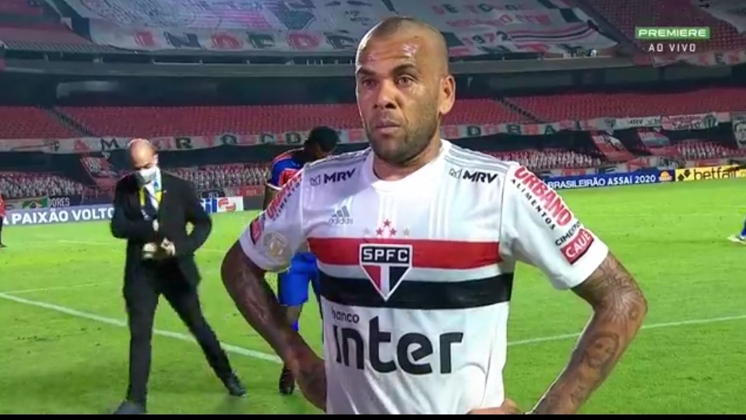 Números apontam Daniel Alves como fundamental no São Paulo