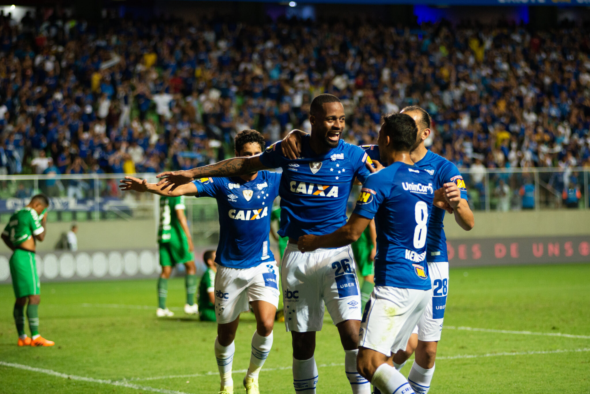 Cruzeiro recebe a Chapecoense para manter 100% de aproveitamento na