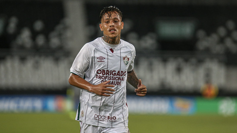 Orinho-lateral-do-Fluminense-Lucas-Mercon-FFC
