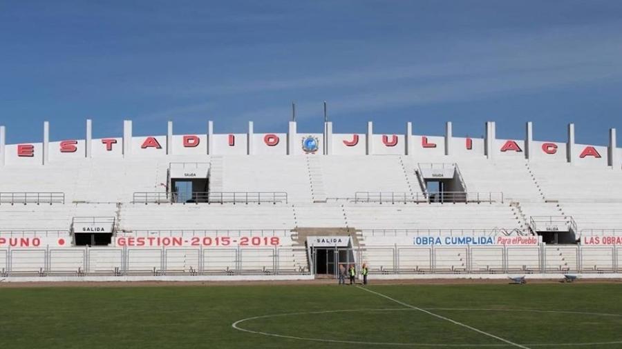 Estádio Guillermo Briceño Rosamedina do Binacional em Juliaca no Peru a 3800 metros de altitude. Conmebol transferiu os jogos para Lima por causa da pandemia. São Paulo foi o único a jogar lá