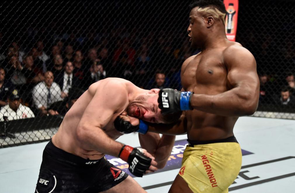 Francis Ngannou desafiante peso-pesado UFC