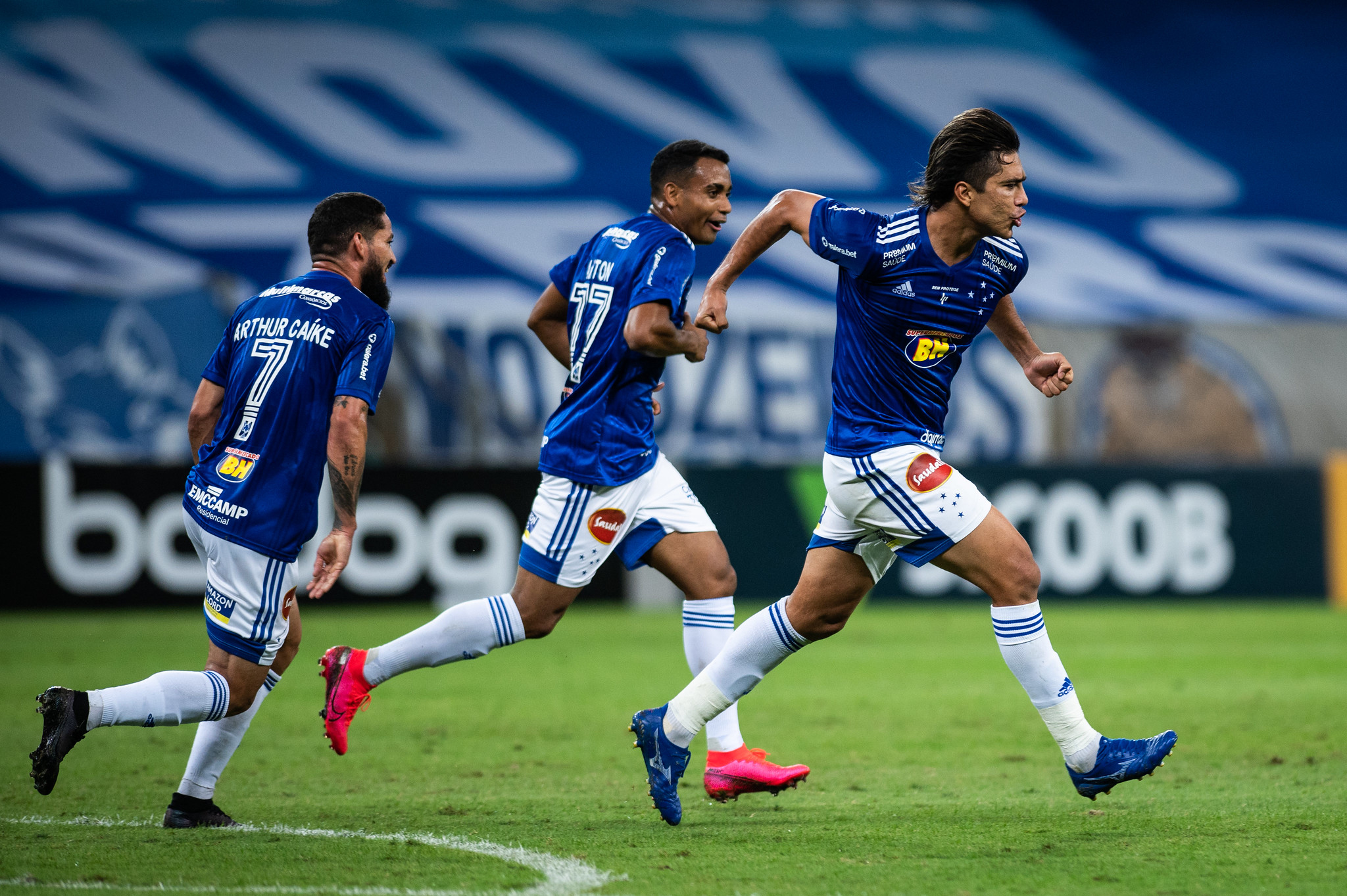 Cruzeiro tem 7% de aproveitamento em 153 finalizações na Série B
