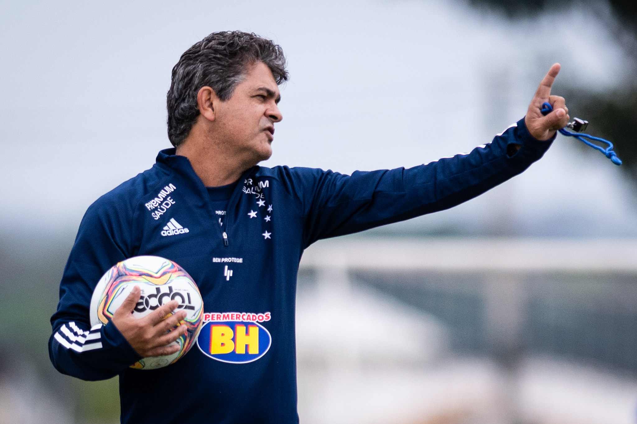 Ney Franco tem quatro desfalques e três novidades para escalar o Cruzeiro que enfrenta o Avaí