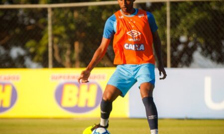 Presidente do Cruzeiro confirma empréstimo de Arthur ao América