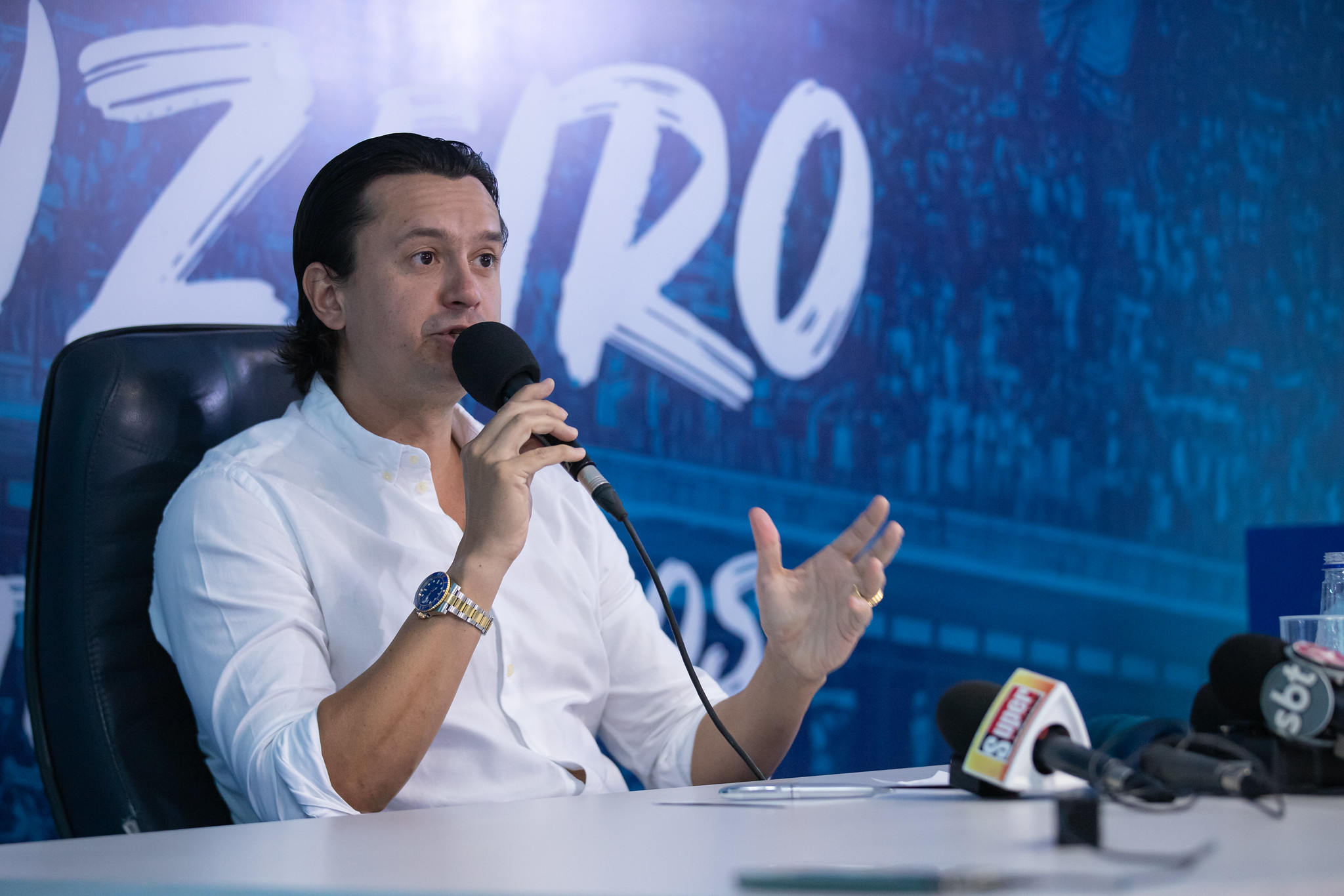 'Temos que trabalhar com planos B e C', afirma presidente do Cruzeiro sobre busca por novo técnico