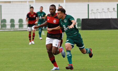 Confronto entre os times sub-20 de Goiás e Flamengo. Foto: Rosiron Gomes / Goiás EC