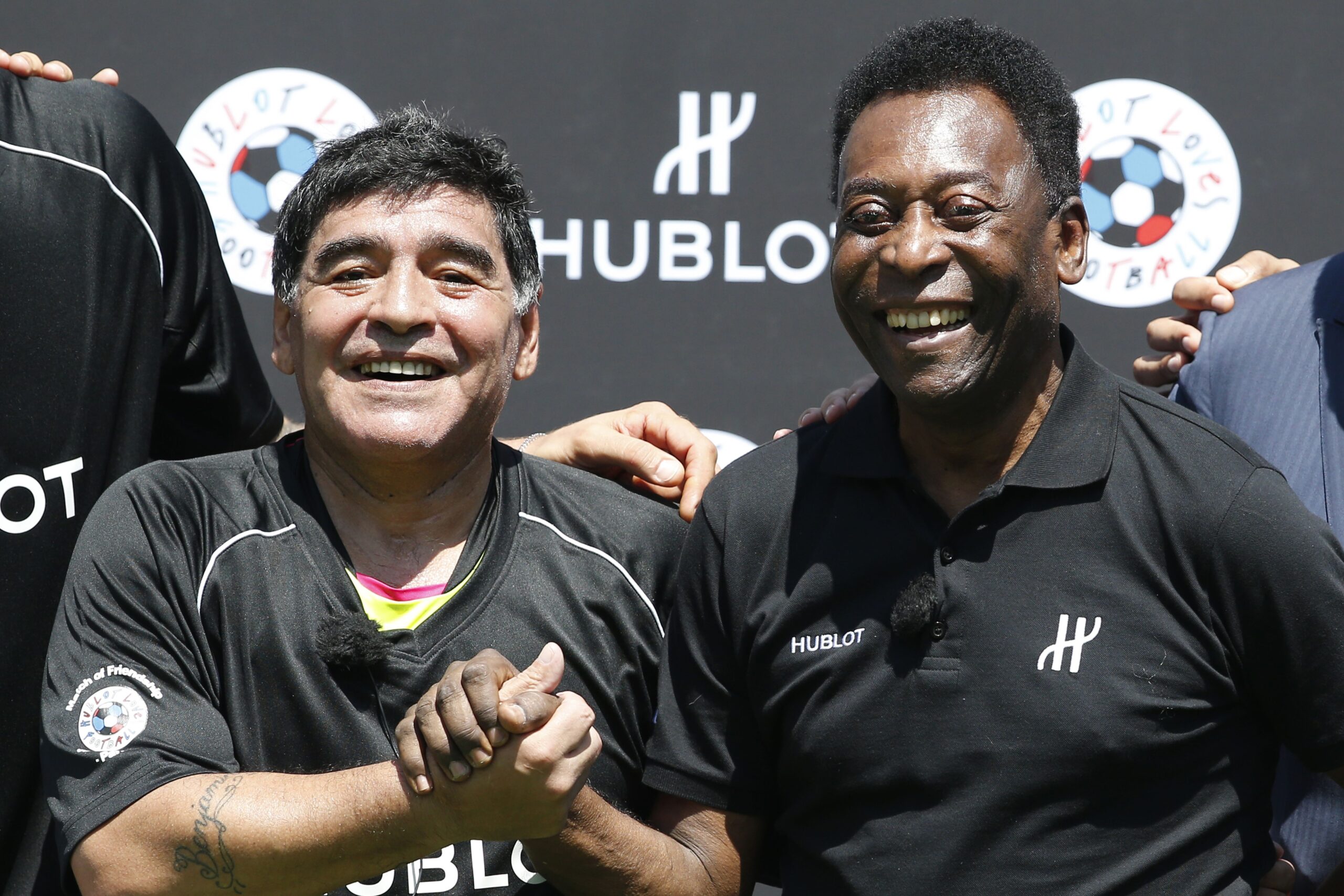 Pelé, maior jogador do mundo deixa legado e é reverenciado