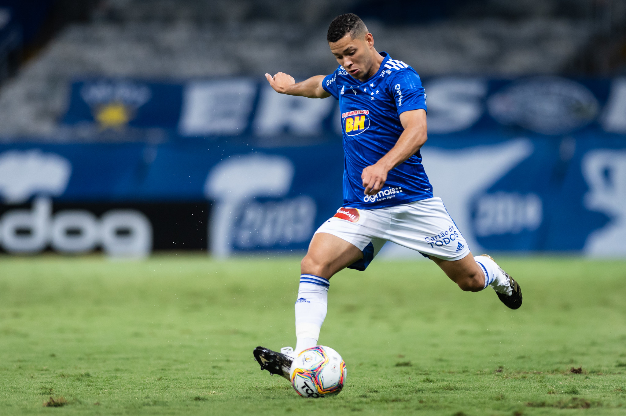 Matheus Pereira retorna para o jogo contra o Confiança, após cumprir suspensão