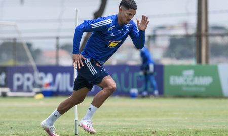 Sem espaço no Cruzeiro, Zé Eduardo recebe propostas da Turquia e Coreia