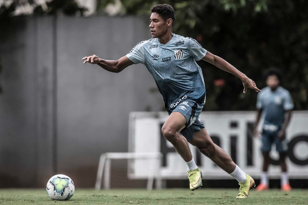 Volante Vinicius Balieiro testa positivo para Coronavírus e não joga contra o Flamengo
