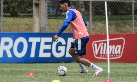 Chegada de novo treinador pode melhorar relação entre Cruzeiro e Zé Eduardo
