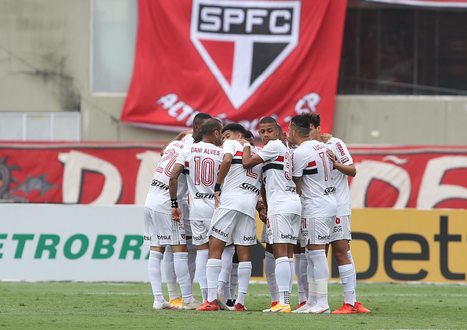 São Paulo de 2021: em que momento o futebol da equipe caiu de rendimento?