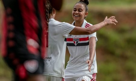 Estreia de gala: equipe feminina Sub-18 do São Paulo goleia Corinthians pelo Brasileirão
