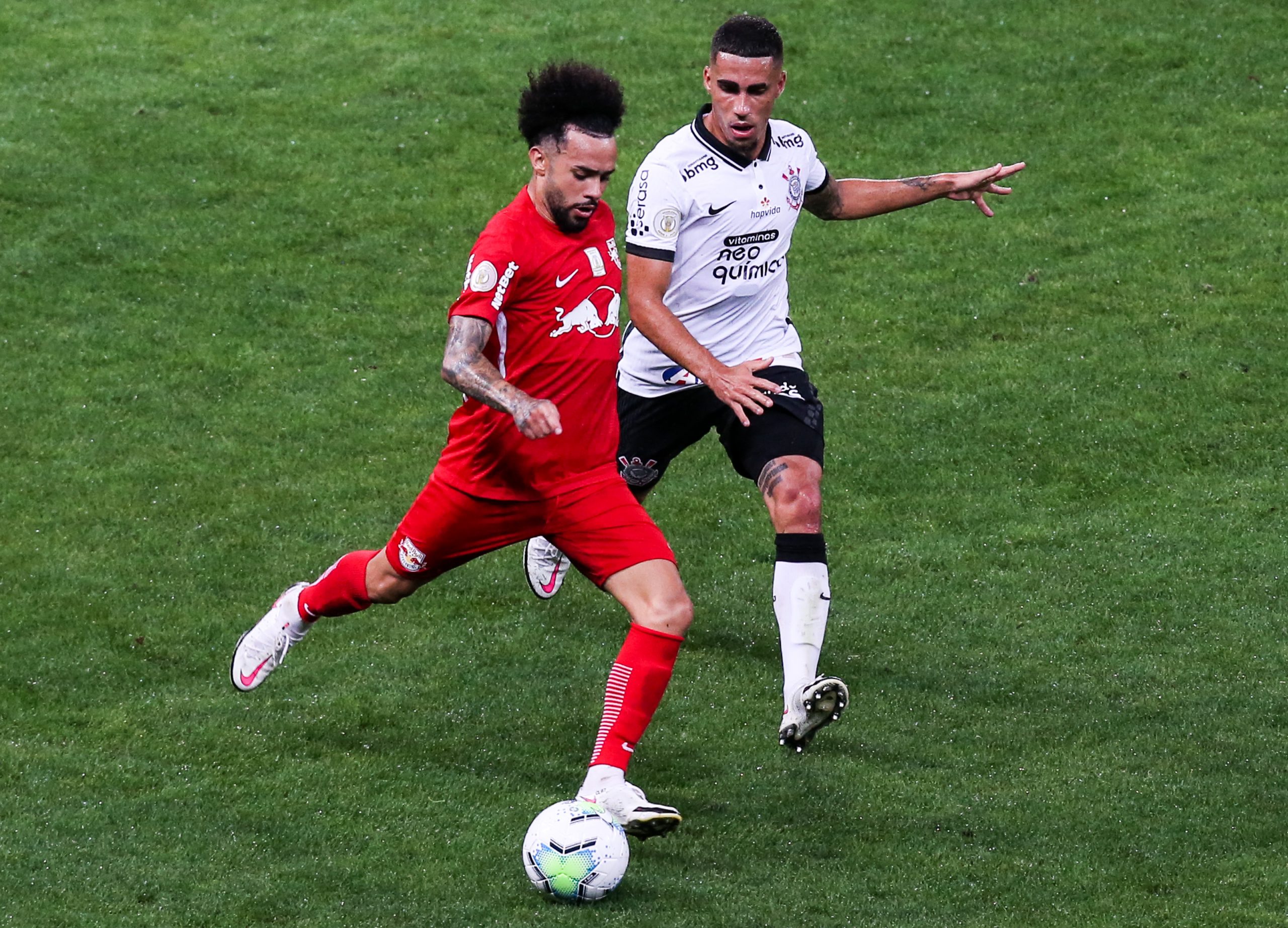 Corinthians supera Red Bull Bragantino no jogo de volta e fica com