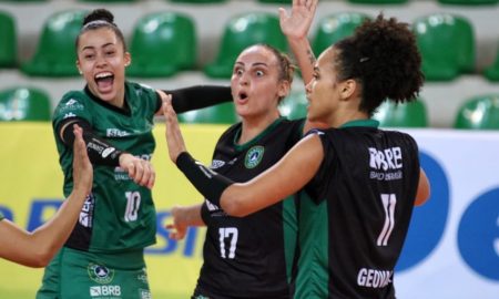 jogadoras brasilia comemoram vitoria superliga feminina