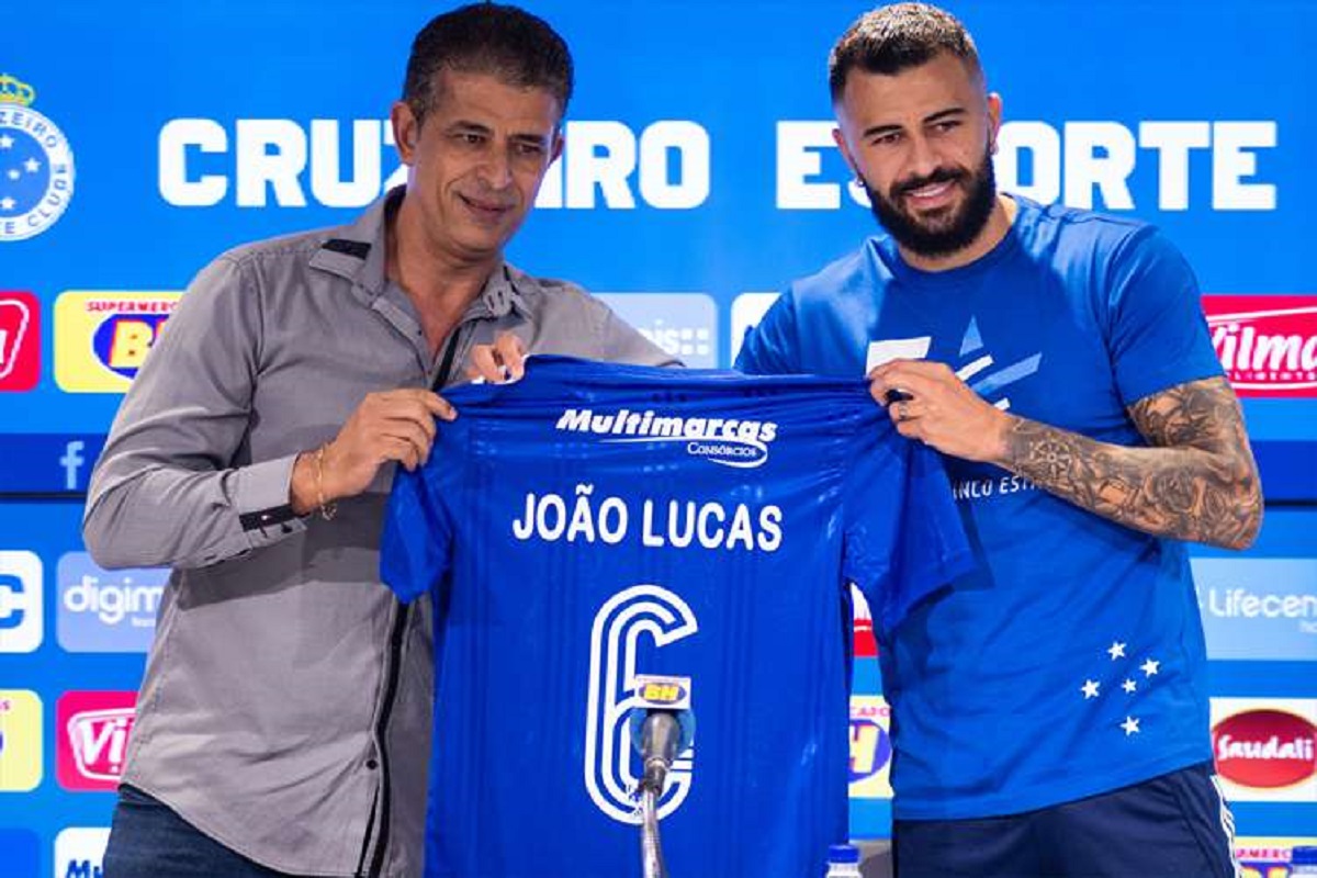 Primeiro a chegar em 2020, João Lucas também deve ser o segundo a sair do Cruzeiro em 2021