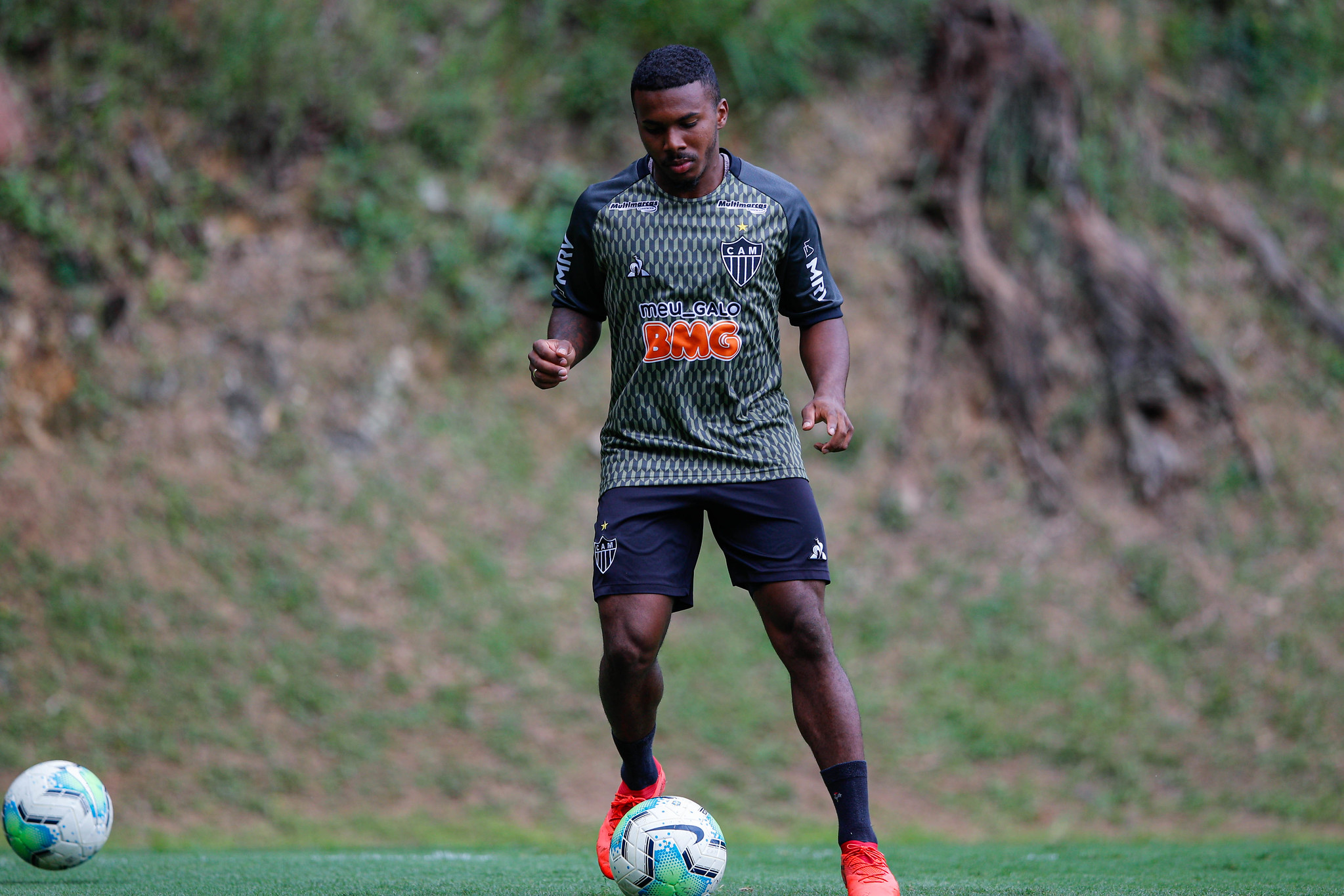 Atlético-MG anuncia empréstimo de Marquinhos para clube da Bulgária