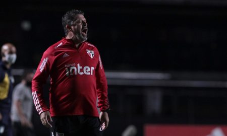 'Ainda que o torcedor esteja descrente, ainda estamos no momento de buscar o título' Vizolli após empate contra o Ceará