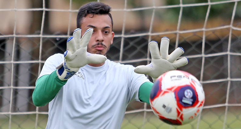 Com fratura no dedo, goleiro Lucas Cardoso desfalca o Guarani no início do  Campeonato Paulista, guarani