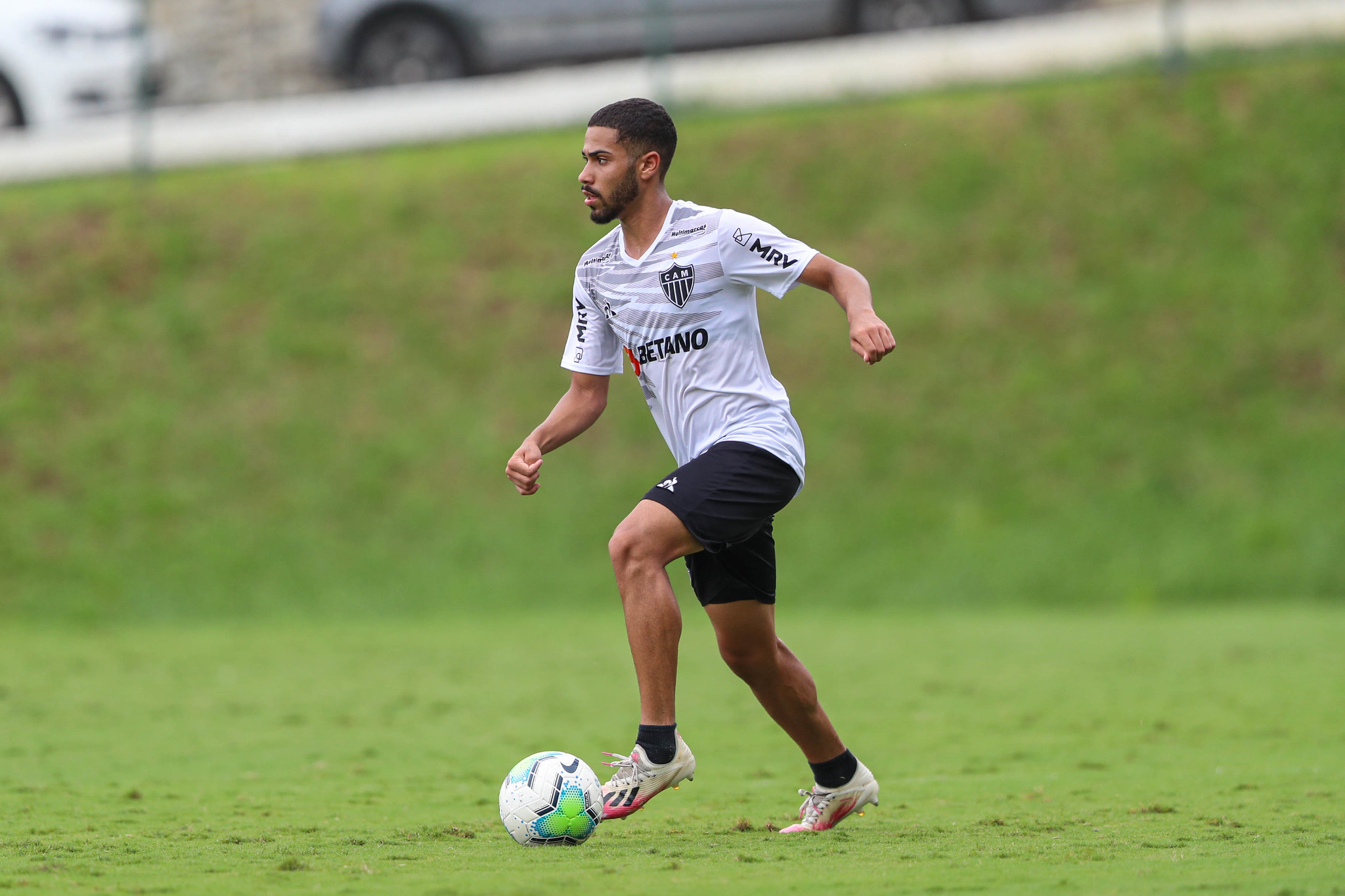 Com empréstimo chegando ao fim, Calebe revela desejo de permanecer no Atlético-MG para disputar a Libertadores