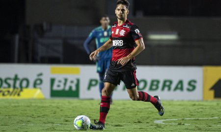Bicampeão brasileiro pelo Flamengo, Rodrigo Caio comenta volta por cima após lesão e valoriza o grupo pela conquista