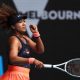 Naomi Osaka sofre, mas avança no Australian Open Serena Williams