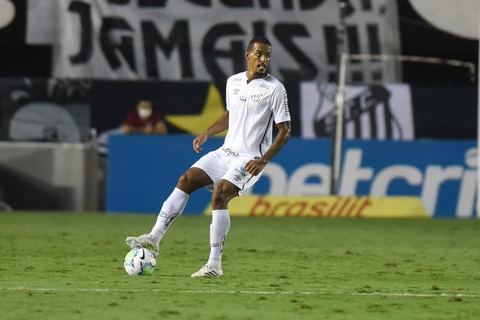 Luiz Felipe vê em boa atuação contra Corinthians um meio de retomar a confiança