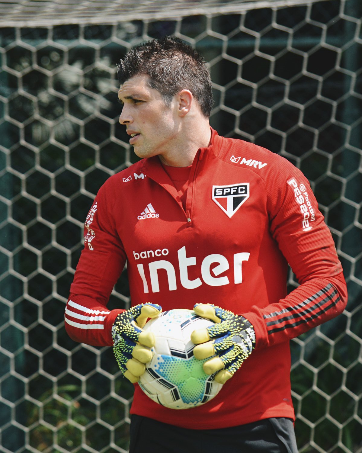 Tiago Volpi, goleiro do São Paulo