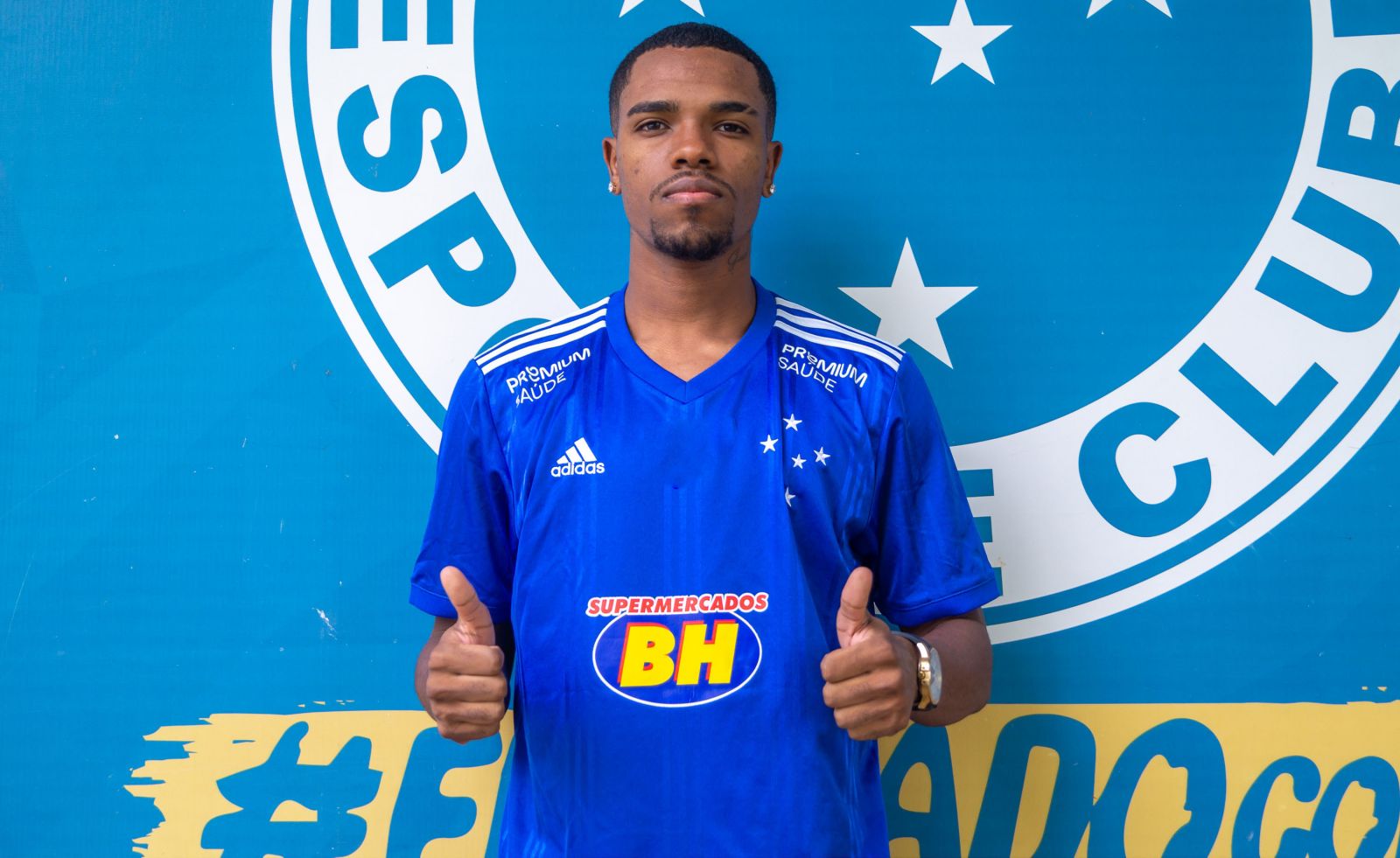 Lateral-direito Ramon Rocha aparece no BID e é regularizado pelo Cruzeiro