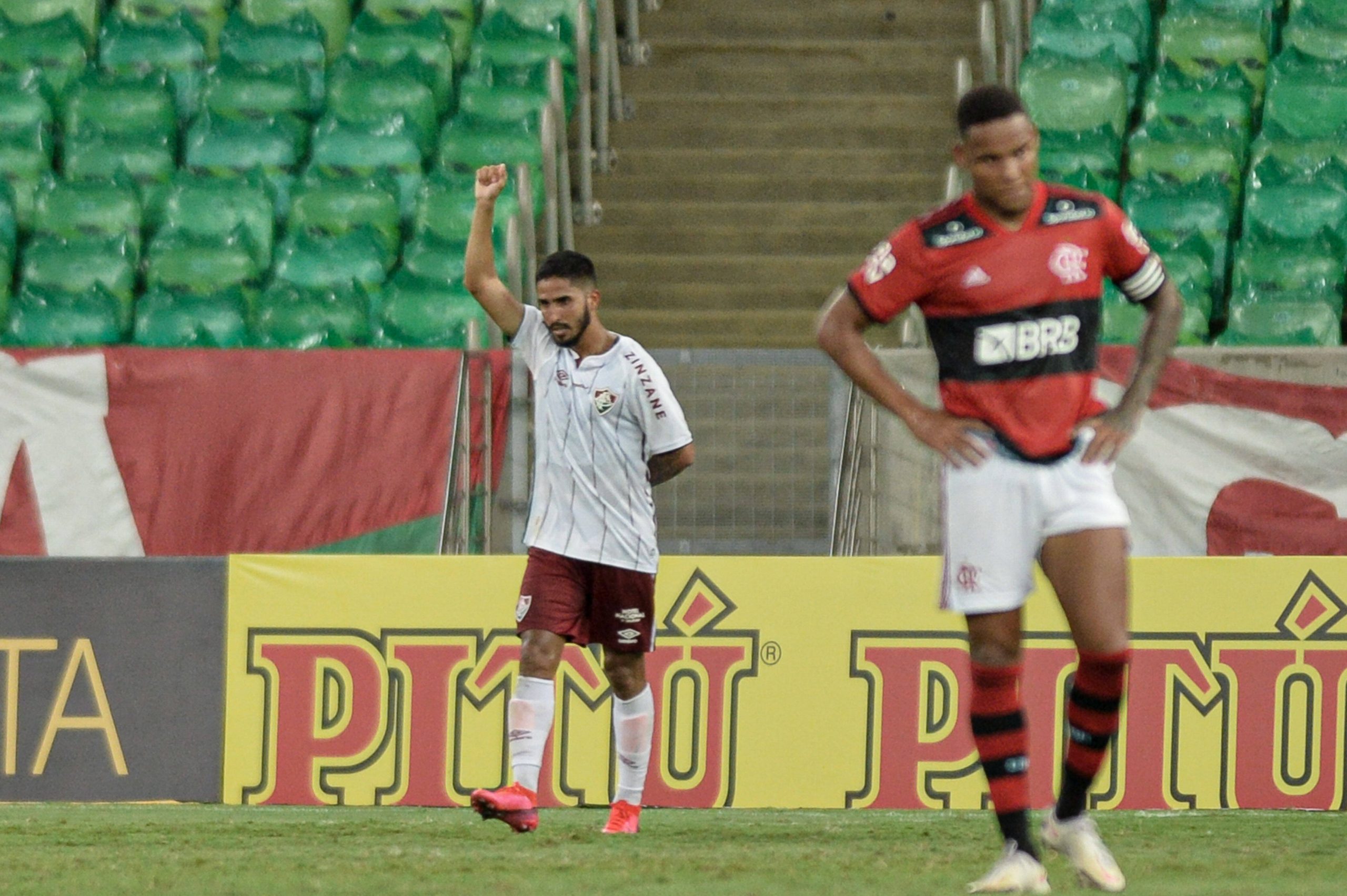 Igor Julião marca gol do clássico