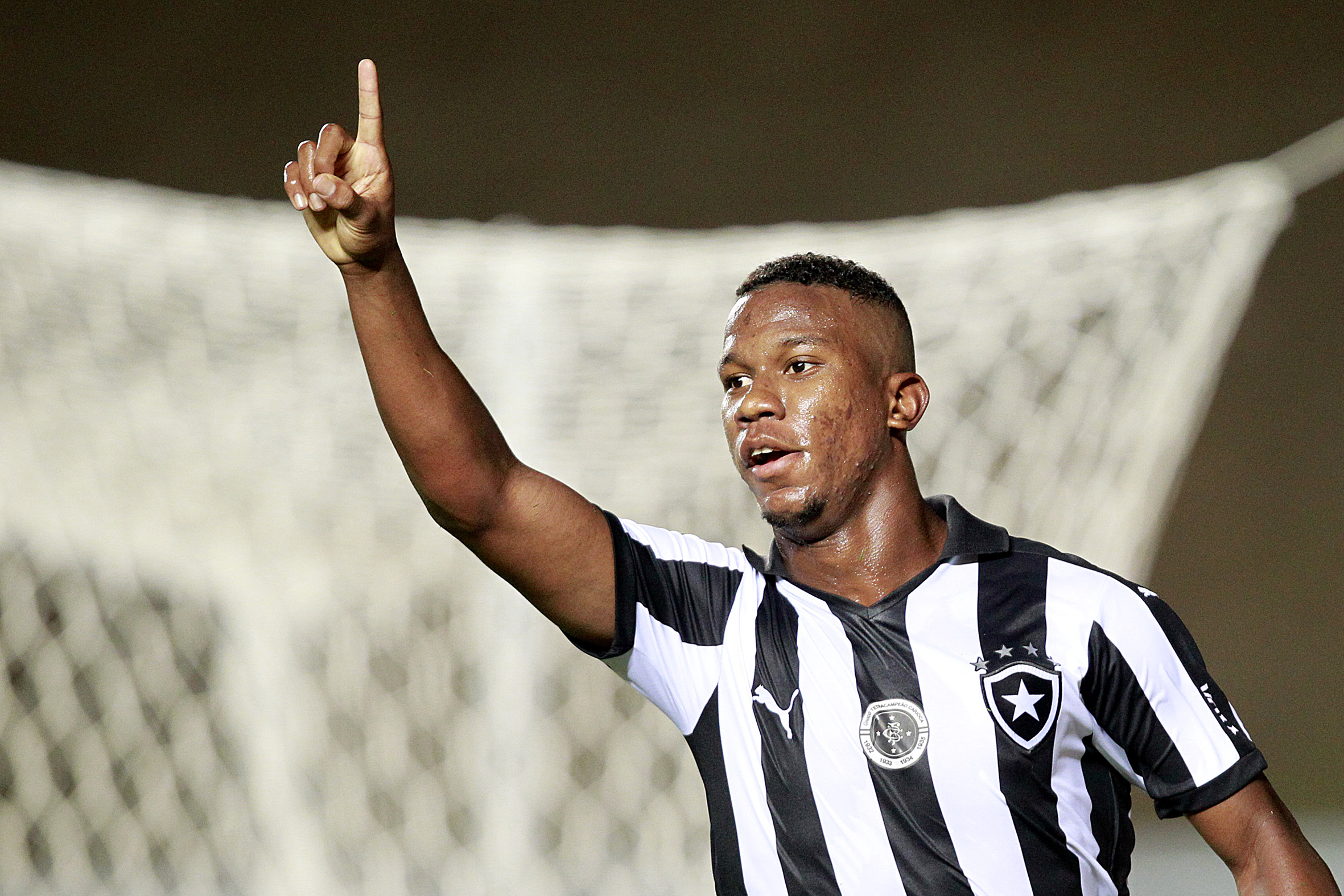 Hoje tem gol do Ribamar! De promessa no Botafogo a meme no Vasco: a carreira do novo reforço do América-MG