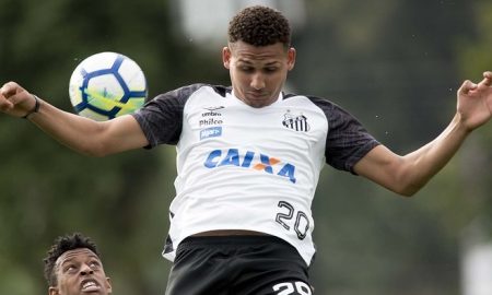 Guarani faz contato com Santos para contratar Felippe Cardoso