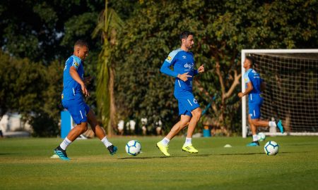 Ariel Cabral e Vinícius Popó reaparecem como jogadores do Cruzeiro no BID