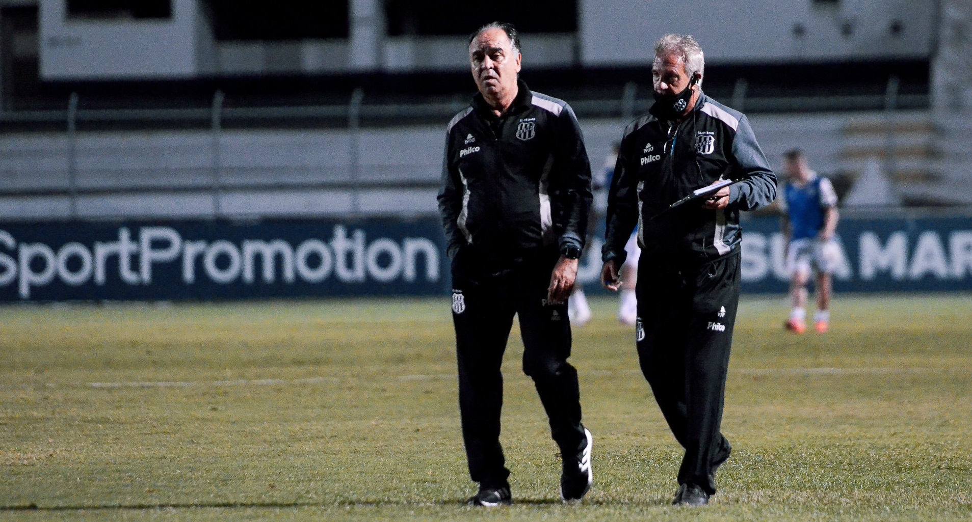 Ponte Preta cumpre 'regra de dois treinadores' uma vez após queda à Série B