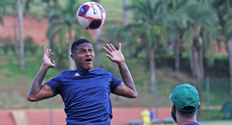 Rodrigo Andrade entra bem e pede passagem no time titular da Ponte Preta