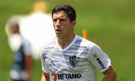 Nacho Fernández é registrado no BID e pode estrear pelo Atlético-MG