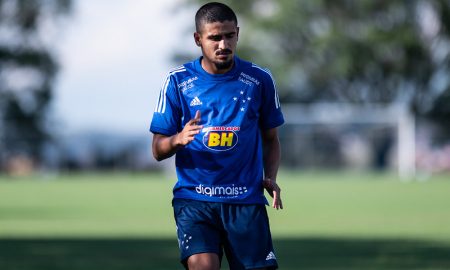 Recuperado da Covid-19, Ramon deve voltar à zaga do Cruzeiro contra a Caldense
