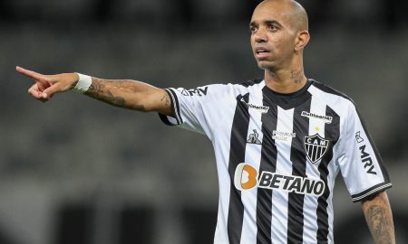 Diego Tardelli aceita redução salarial e fica no Galo até o final do Campeonato Mineiro
