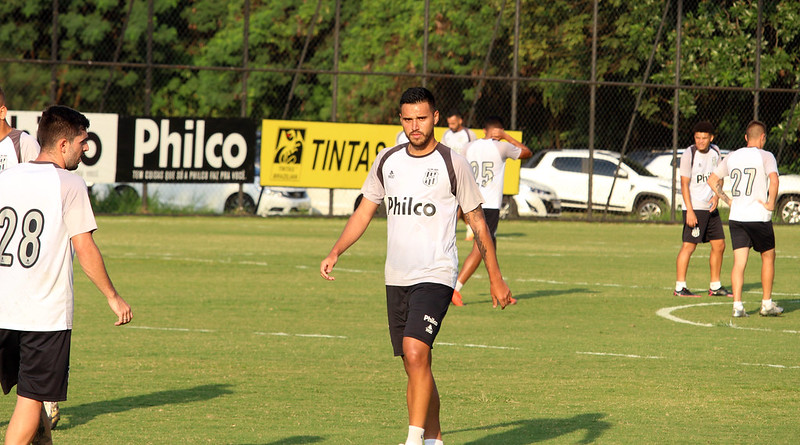 Com surto de Covid, Ponte Preta tem 15 desfalques para encarar o Santos