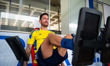Ariel Cabral retorna ao Cruzeiro e inicia testes físicos; permanência é incerta