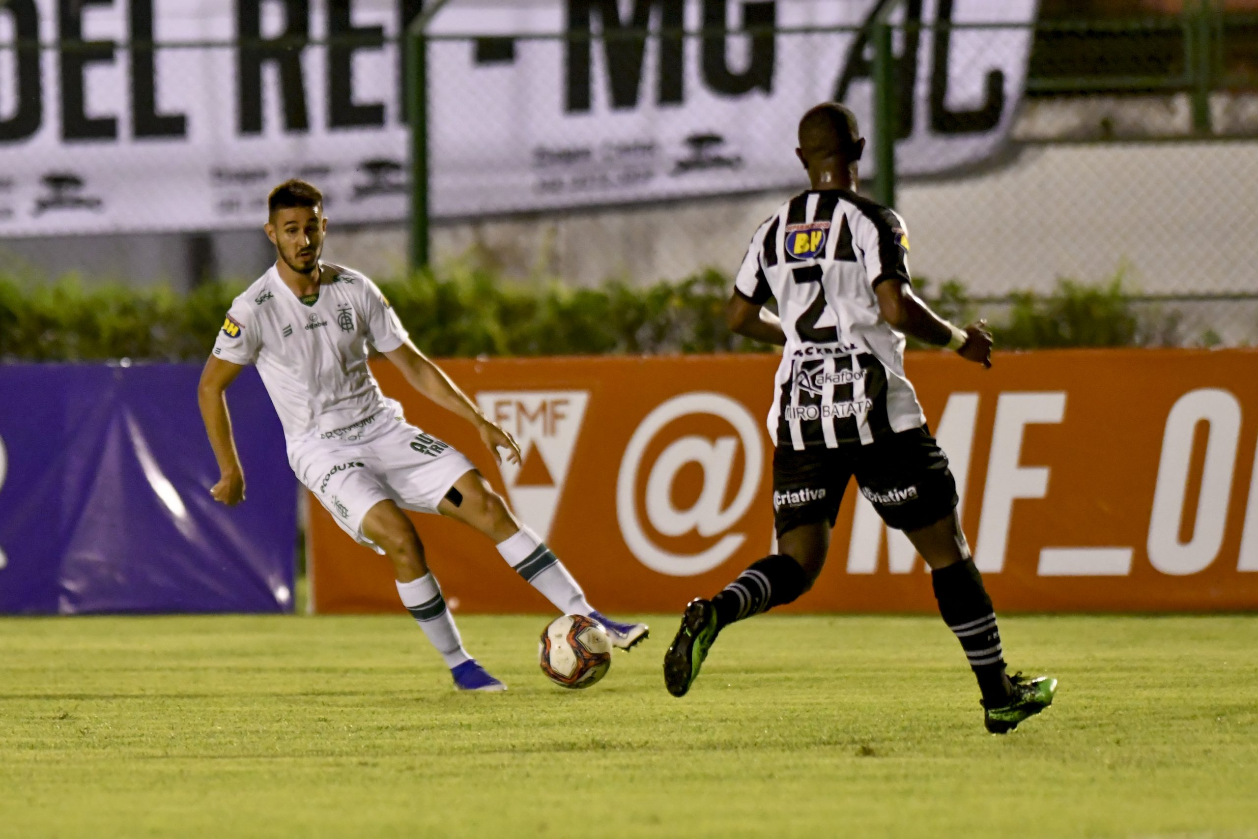 Em estreia de Loco Abreu pelo Athletic, Rodolfo resolve e América-MG vence no Mineiro