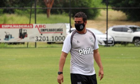 Fábio Moreno lamenta derrota da Ponte Preta diante do Corinthians